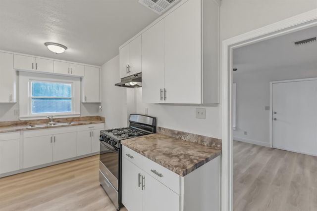 129 W Atchison Street, Fresno, CA 93706