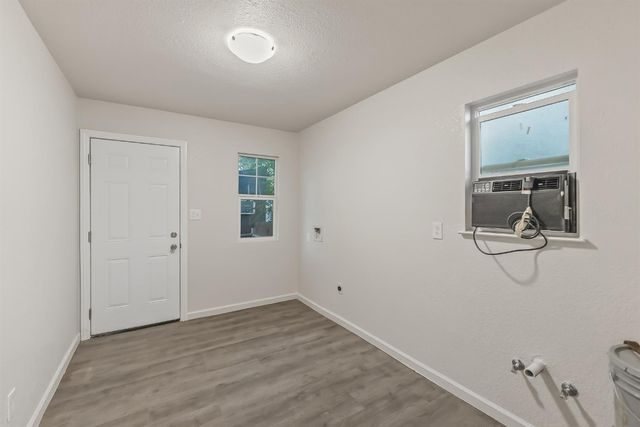 129 W Atchison Street, Fresno, CA 93706