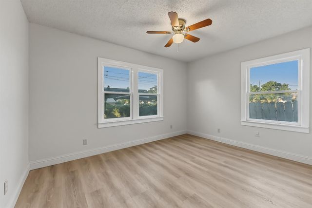 129 W Atchison Street, Fresno, CA 93706