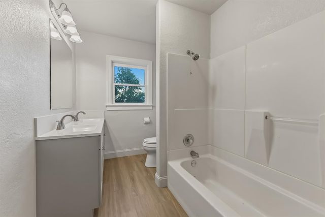 129 W Atchison Street, Fresno, CA 93706
