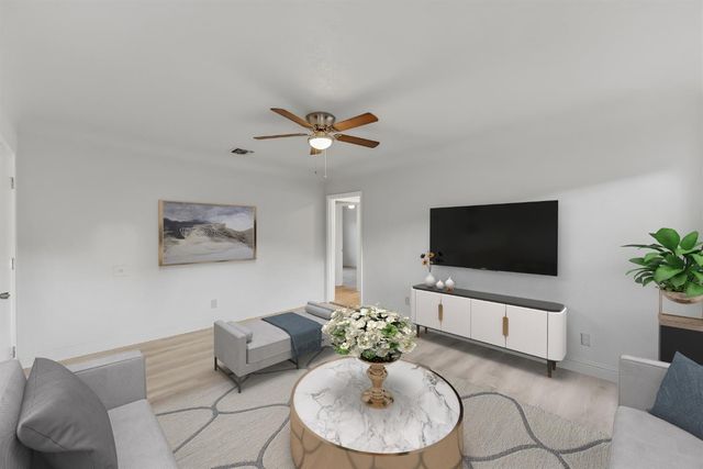 129 W Atchison Street, Fresno, CA 93706
