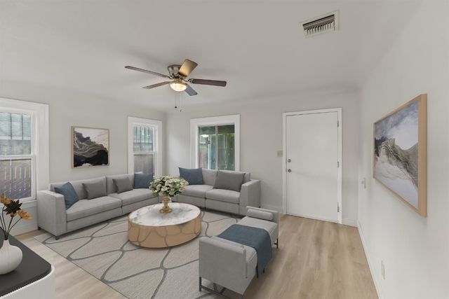 129 W Atchison Street, Fresno, CA 93706