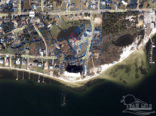 26 Mirror Lake Ct, Pensacola, FL 32507