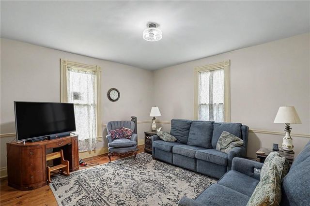 321 N Buckner Tarsney Road, Buckner, MO 64016