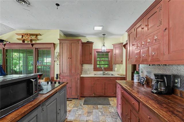 321 N Buckner Tarsney Road, Buckner, MO 64016