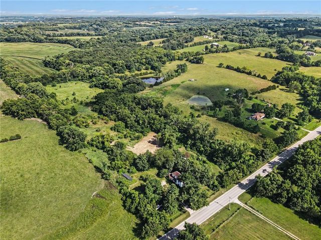 321 N Buckner Tarsney Road, Buckner, MO 64016