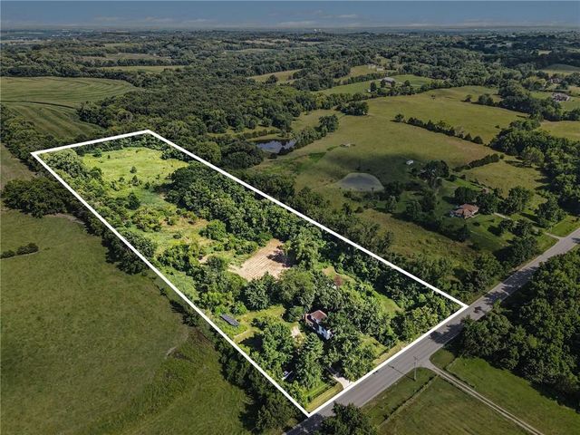 321 N Buckner Tarsney Road, Buckner, MO 64016