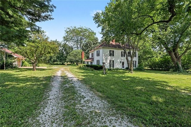 321 N Buckner Tarsney Road, Buckner, MO 64016
