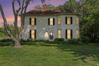 321 N Buckner Tarsney Road, Buckner, MO 64016