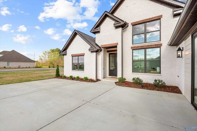 17592 Carillon Drive, Athens, AL 35611