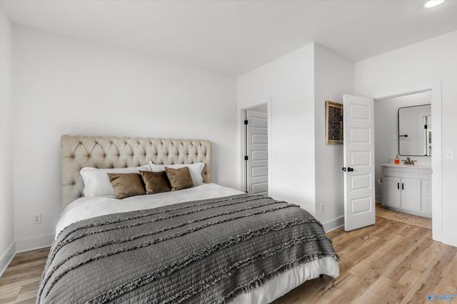 17592 Carillon Drive, Athens, AL 35611