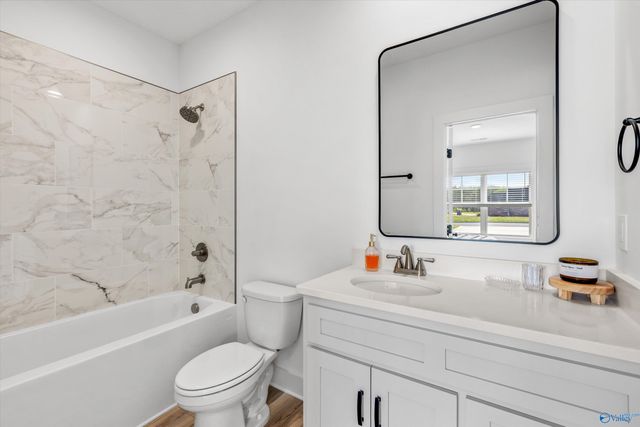 17592 Carillon Drive, Athens, AL 35611