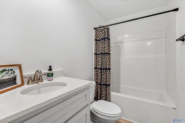 17592 Carillon Drive, Athens, AL 35611