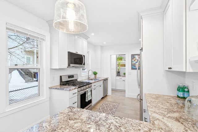 6 Brattle St 6, Arlington, MA 02476