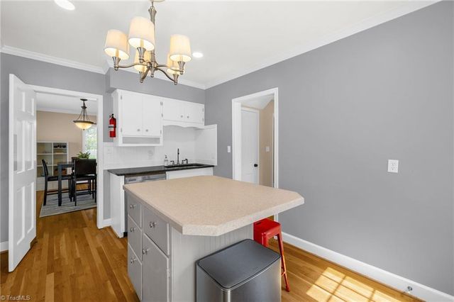 1811 W Friendly Avenue, Greensboro, NC 27403