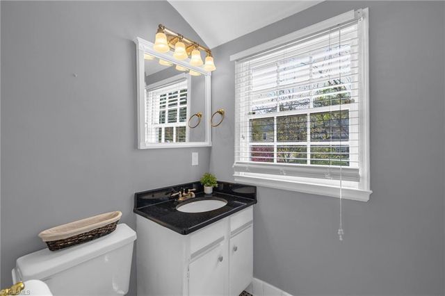 1811 W Friendly Avenue, Greensboro, NC 27403