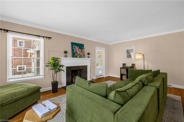 1811 W Friendly Avenue, Greensboro, NC 27403