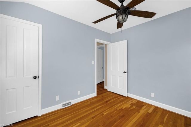 1811 W Friendly Avenue, Greensboro, NC 27403