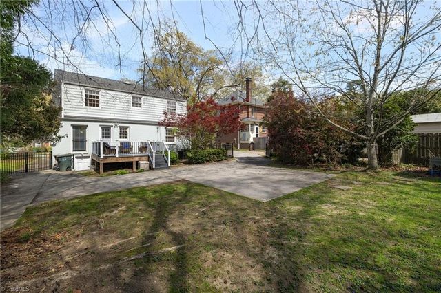 1811 W Friendly Avenue, Greensboro, NC 27403