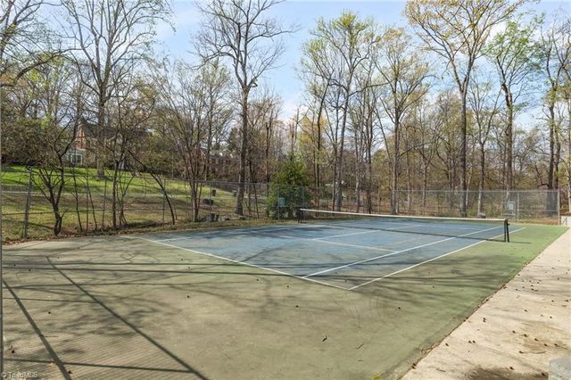 1811 W Friendly Avenue, Greensboro, NC 27403