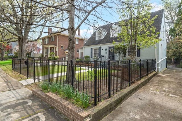 1811 W Friendly Avenue, Greensboro, NC 27403