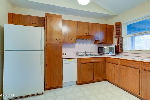 102 Rapple Drive, Colonie, NY 12205