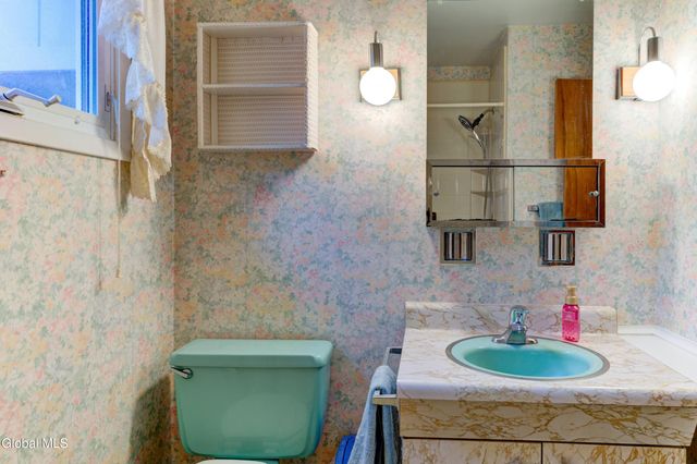 102 Rapple Drive, Colonie, NY 12205