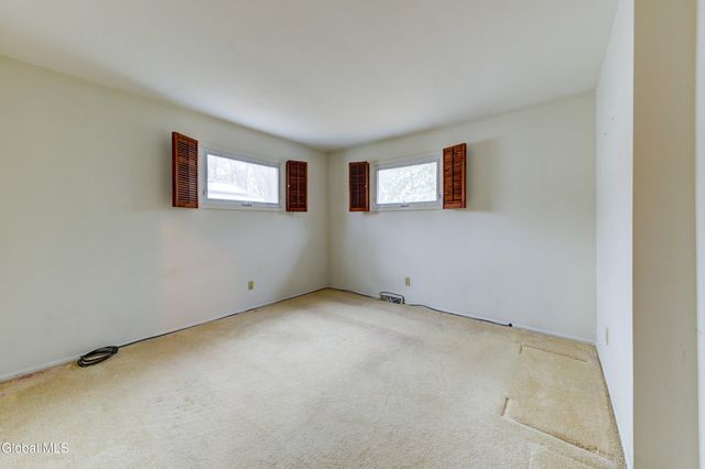 102 Rapple Drive, Colonie, NY 12205