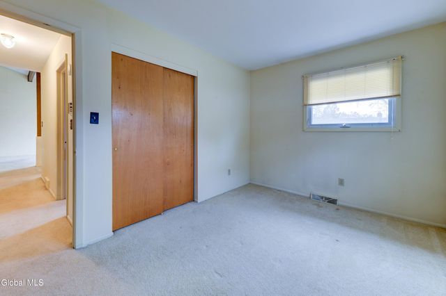 102 Rapple Drive, Colonie, NY 12205