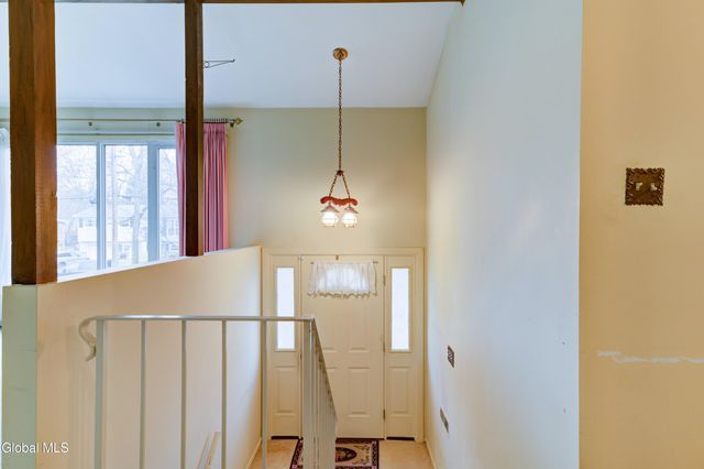 102 Rapple Drive, Colonie, NY 12205