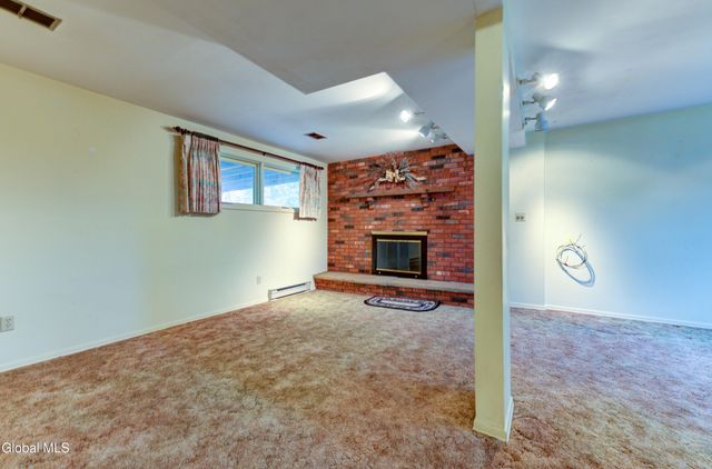 102 Rapple Drive, Colonie, NY 12205