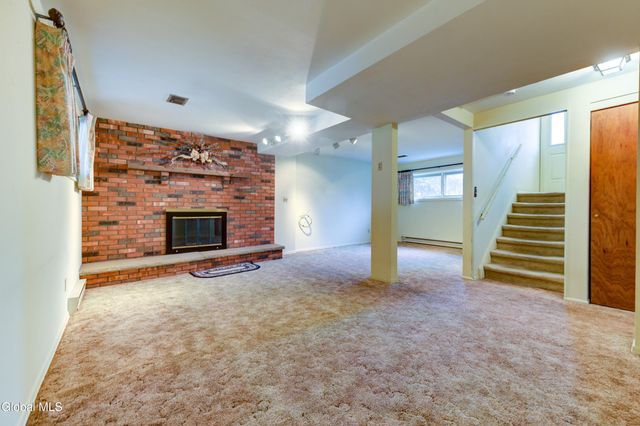 102 Rapple Drive, Colonie, NY 12205