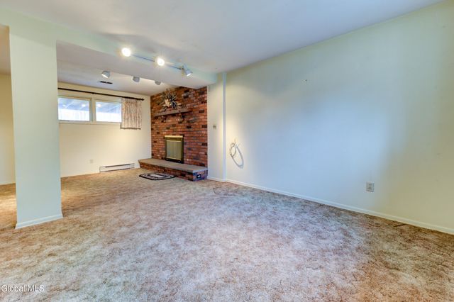 102 Rapple Drive, Colonie, NY 12205