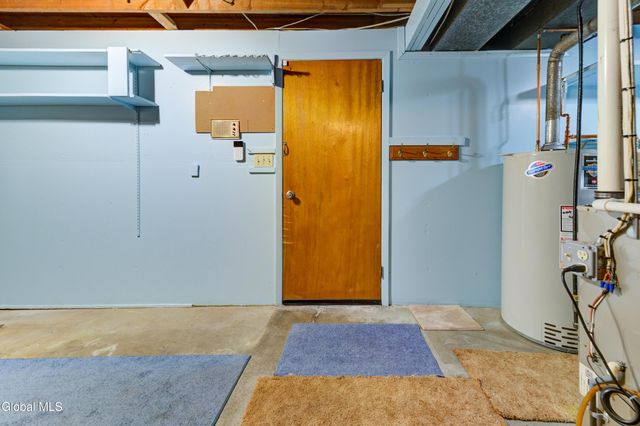 102 Rapple Drive, Colonie, NY 12205