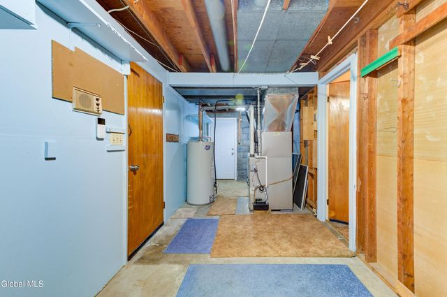 102 Rapple Drive, Colonie, NY 12205