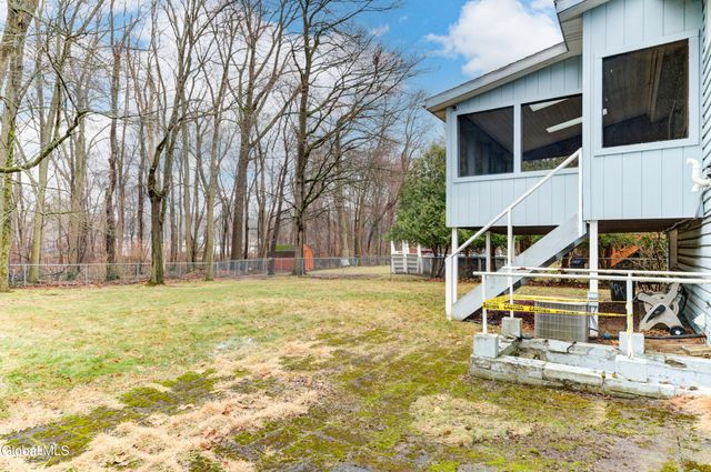 102 Rapple Drive, Colonie, NY 12205