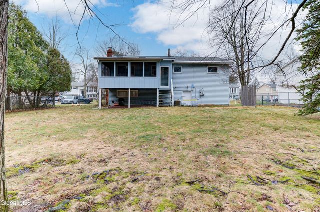 102 Rapple Drive, Colonie, NY 12205