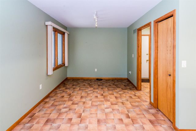 327 Cottonwood Lane, Saline, MI 48176