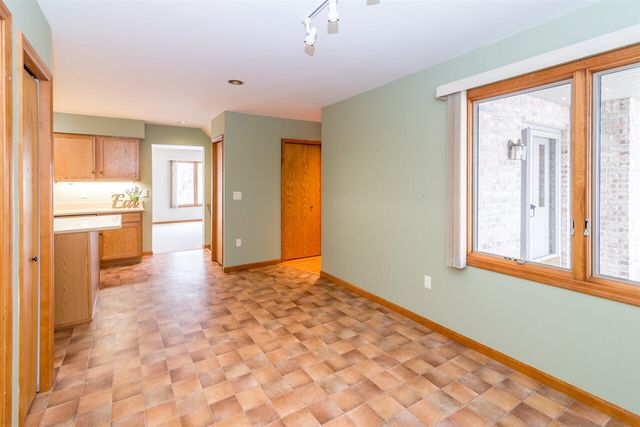 327 Cottonwood Lane, Saline, MI 48176