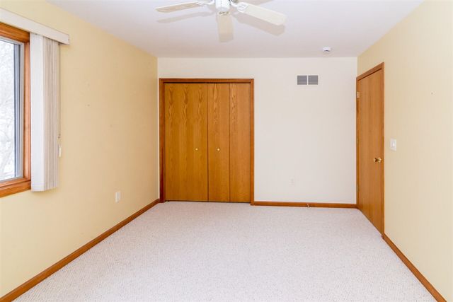 327 Cottonwood Lane, Saline, MI 48176