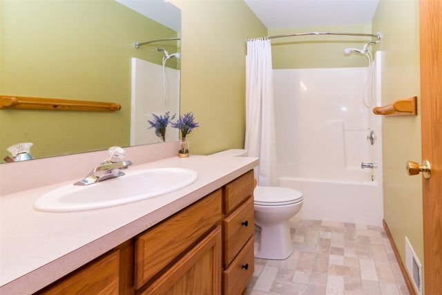 327 Cottonwood Lane, Saline, MI 48176