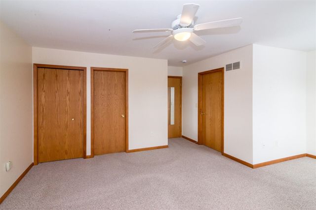 327 Cottonwood Lane, Saline, MI 48176