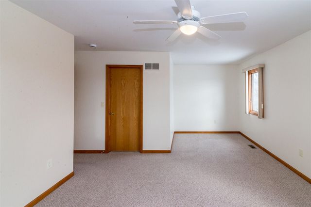 327 Cottonwood Lane, Saline, MI 48176