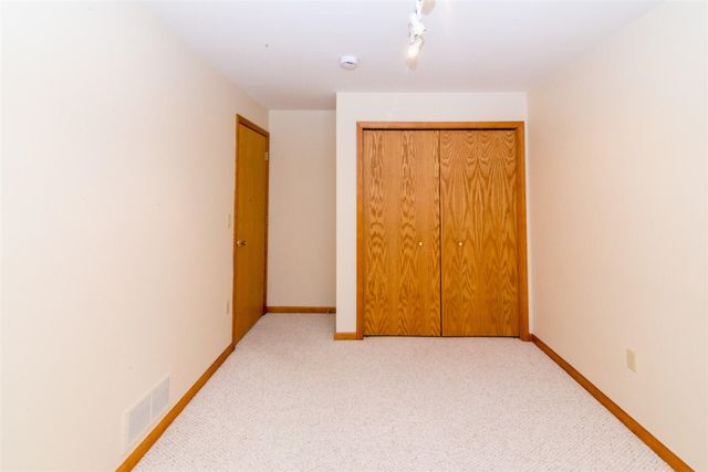 327 Cottonwood Lane, Saline, MI 48176