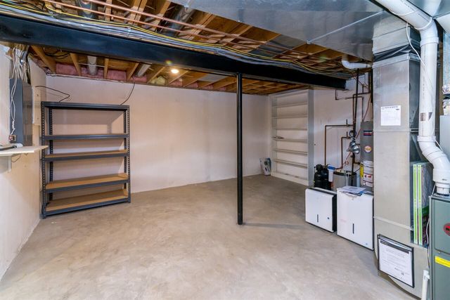 327 Cottonwood Lane, Saline, MI 48176