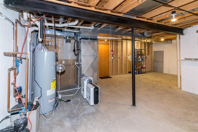 327 Cottonwood Lane, Saline, MI 48176