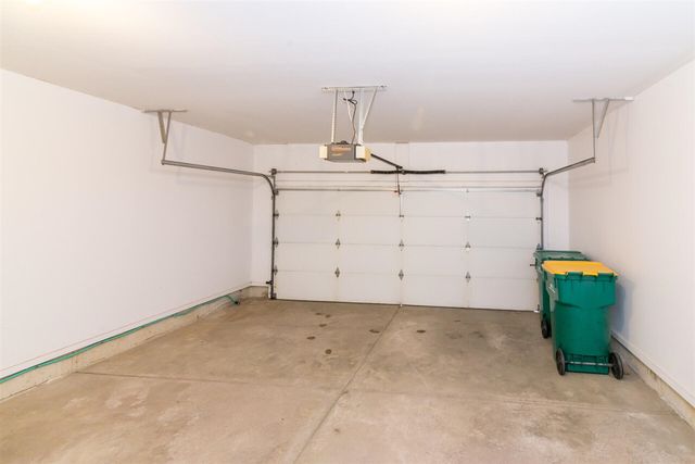 327 Cottonwood Lane, Saline, MI 48176