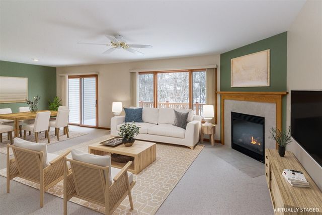 327 Cottonwood Lane, Saline, MI 48176