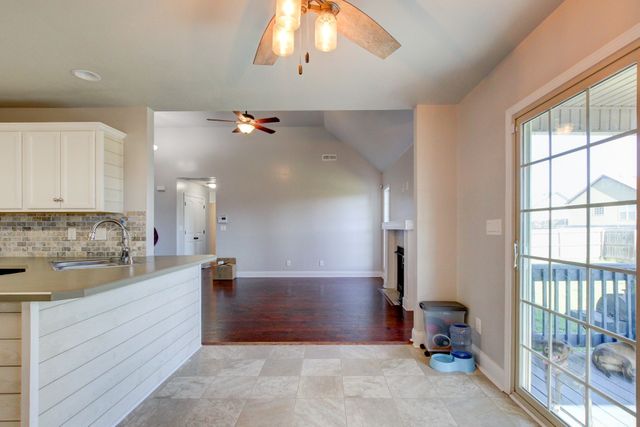 567 Tracy Ln, Clarksville, TN 37040