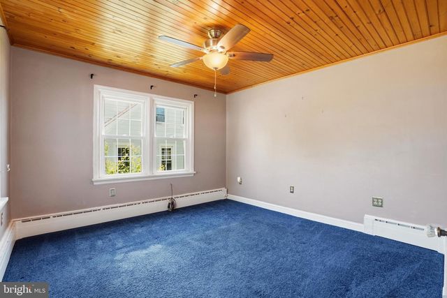 3827 PARK AVE, Schnecksville, PA 18078